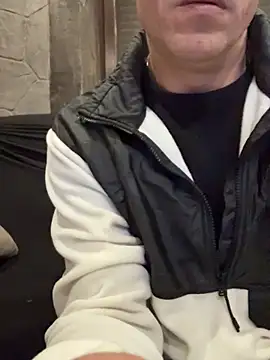 Snapshot of ruberofre chatting on 11/08/25, 02:37 ruberofre online show from 11/08/25, 02:37