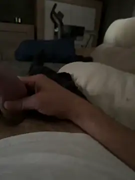 Snapshot of ruberofre chatting on 09/30/25, 02:01 ruberofre online show from 09/30/25, 02:01