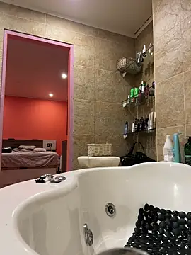 Snapshot of ruberofre chatting on 09/12/25, 05:45 ruberofre online show from 09/12/25, 05:45