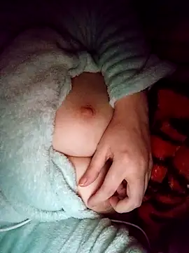 Snapshot of CHahed-5 chatting on 12/15/25, 10:59 CHahed-5 online show from 12/15/25, 10:59