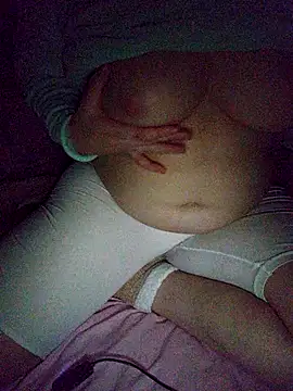 Snapshot of CHahed-5 chatting on 11/10/25, 10:26 CHahed-5 online show from 11/10/25, 10:26