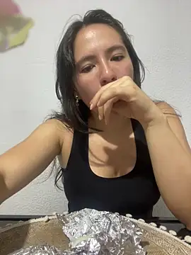 Bella Sumers online show from 05/02/26, 07:08