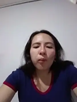 Bella Sumers online show from 04/28/26, 06:12