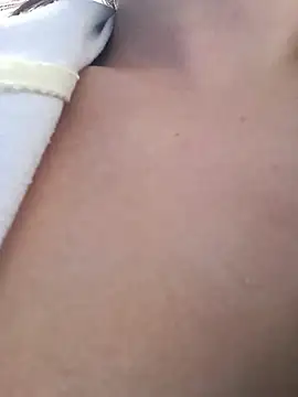 Bella Sumers online show from 04/27/26, 07:12