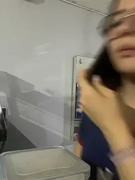 Bella Sumers online show from 05/26/26, 06:50