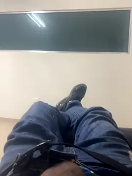 Chico031289 online show from 11/05/25, 09:18