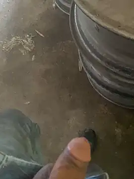 Chico031289 online show from 10/28/25, 07:13