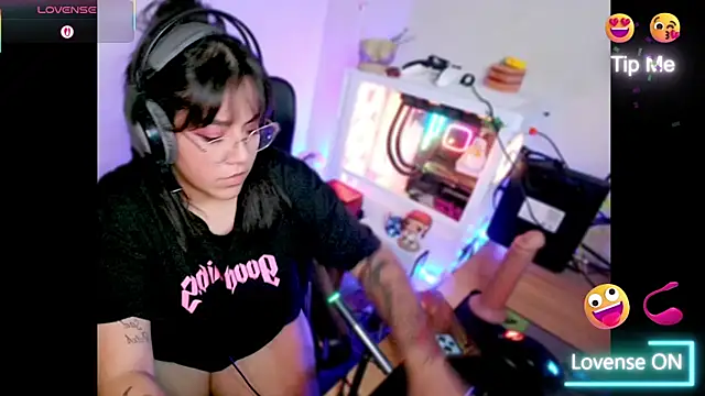 PinkDenial online show from 11/28/25, 03:07