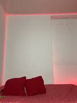 Dark chanel online show from 04/14/26, 03:55