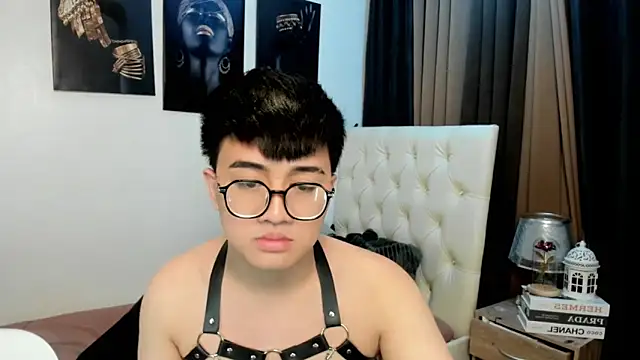 Snapshot of KentAivan chatting on 10/15/25, 08:33 KentAivan online show from 10/15/25, 08:33