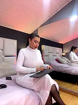 Samantha Milf   online show from 10/12/25, 11:11