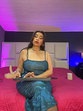 Snapshot of Samantha_Milf__ chatting on 01/06/26, 08:46 Samantha Milf online show from 01/06/26, 08:46