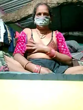 CUTE-004 online show from 11/12/25, 04:55