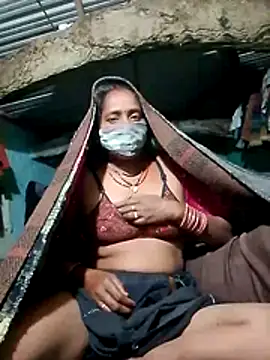 CUTE-004 online show from 11/18/25, 03:59