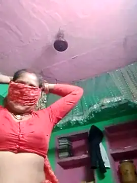 CUTE-004 online show from 04/05/26, 04:02