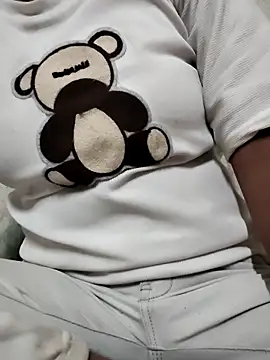 Snapshot of Janvi_Jaitly chatting on 10/25/25, 07:58 Janvi Jaitly online show from 10/25/25, 07:58