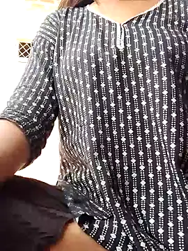 Snapshot of Janvi_Jaitly chatting on 09/26/25, 06:31 Janvi Jaitly online show from 09/26/25, 06:31