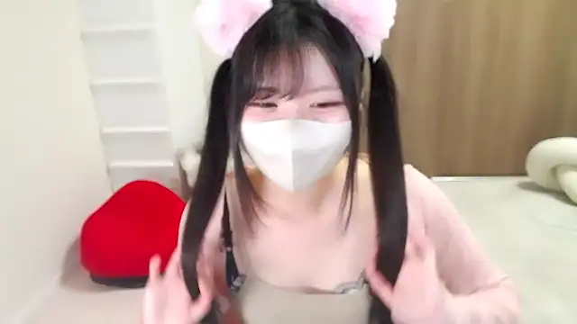 moka-neko online show from 10/18/25, 11:34