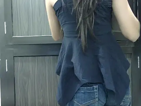 Snapshot of SEXYGUDIYA chatting on 10/11/25, 10:27 SEXYGUDIYA online show from 10/11/25, 10:27