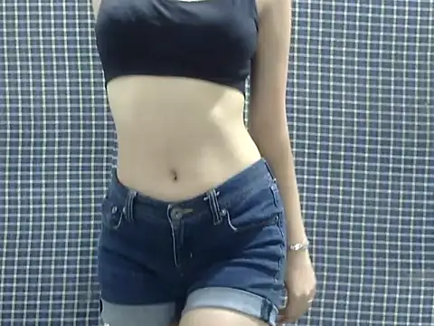 Snapshot of SEXYGUDIYA chatting on 09/28/25, 03:52 SEXYGUDIYA online show from 09/28/25, 03:52