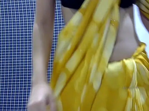 Snapshot of SEXYGUDIYA chatting on 09/12/25, 05:45 SEXYGUDIYA online show from 09/12/25, 05:45