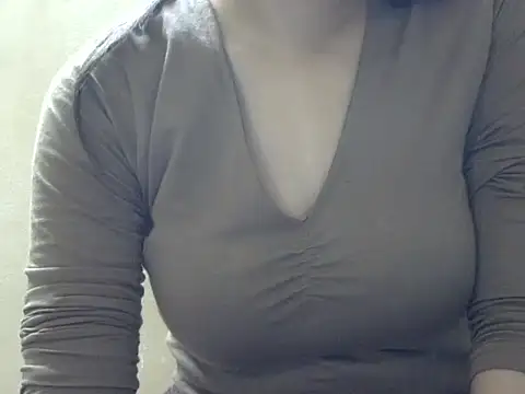 Snapshot of SEXYGUDIYA chatting on 10/05/25, 12:40 SEXYGUDIYA online show from 10/05/25, 12:40