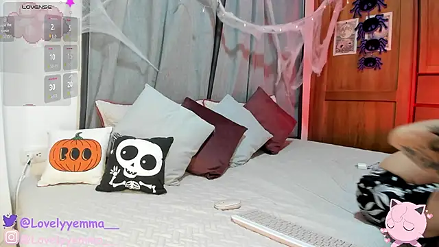 Snapshot of Dirtycalm chatting on 10/27/25, 11:05 Dirtycalm online show from 10/27/25, 11:05