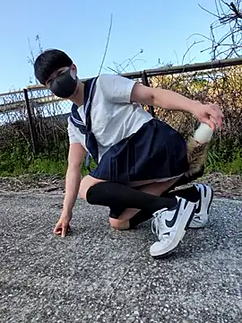 Snapshot of shin_brief chatting on 04/11/26, 07:05 shin brief online show from 04/11/26, 07:05