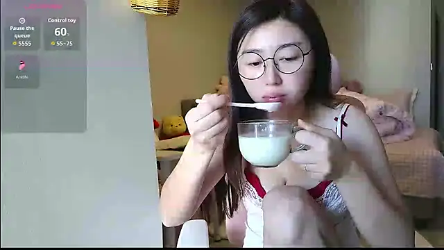 Snapshot of Diva_VVN chatting on 12/05/25, 05:39 Diva VVN online show from 12/05/25, 05:39