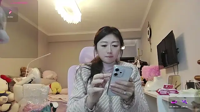 Snapshot of Diva_VVN chatting on 10/28/25, 11:58 Diva VVN online show from 10/28/25, 11:58