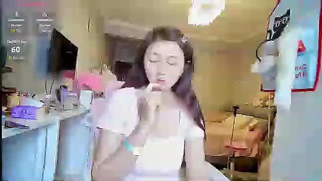 Snapshot of Diva_VVN chatting on 09/11/25, 06:02 Diva VVN online show from 09/11/25, 06:02