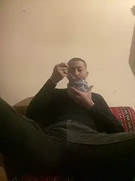 Hehjehjeqll online show from 04/03/26, 11:44