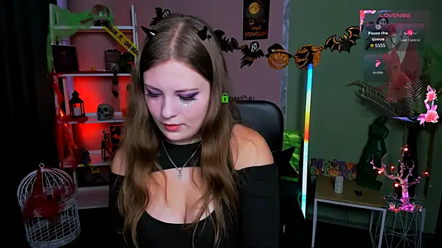 melani bumm online show from 10/31/25, 09:17