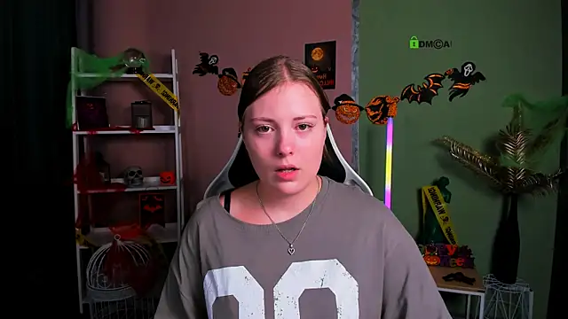 melani bumm online show from 10/21/25, 05:51