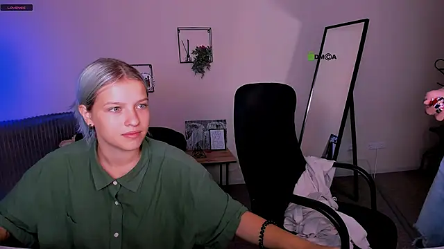 elara night online show from 09/11/25, 05:18