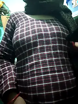 Snapshot of your_favourite_bhabhi chatting on 02/09/26, 01:14 your favourite bhabhi online show from 02/09/26, 01:14