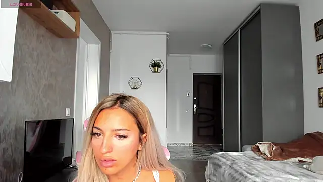 Anya Belle online show from 09/25/25, 05:02