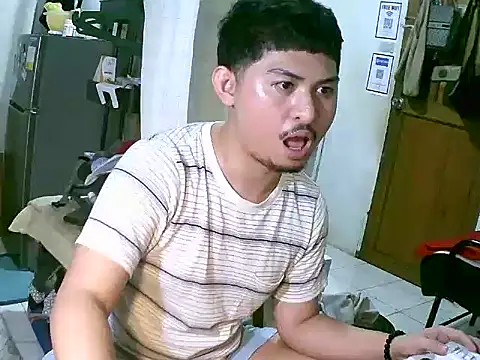 cuteipinoy online show from 10/31/25, 04:25