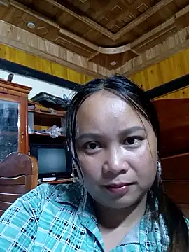 Snapshot of -Kitty-92 chatting on 09/10/25, 10:47 -Kitty-92 online show from 09/10/25, 10:47