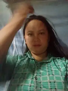 Snapshot of -Kitty-92 chatting on 09/18/25, 10:46 -Kitty-92 online show from 09/18/25, 10:46