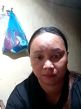 Snapshot of -Kitty-92 chatting on 09/24/25, 01:02 -Kitty-92 online show from 09/24/25, 01:02