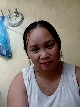 Snapshot of -Kitty-92 chatting on 10/06/25, 11:00 -Kitty-92 online show from 10/06/25, 11:00