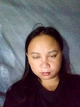 Snapshot of -Kitty-92 chatting on 09/27/25, 02:39 -Kitty-92 online show from 09/27/25, 02:39