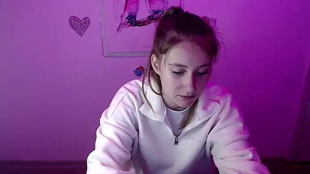 Milka kamila online show from 09/19/25, 02:32