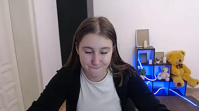 Milka kamila online show from 11/15/25, 12:31