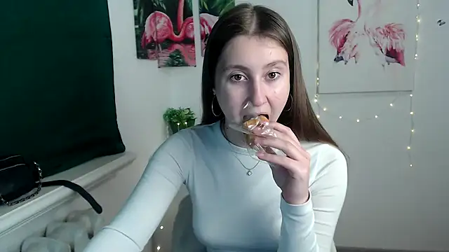 Milka kamila online show from 10/15/25, 12:46