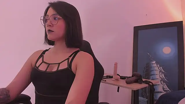 AnnaraLein online show from 11/01/25, 03:24