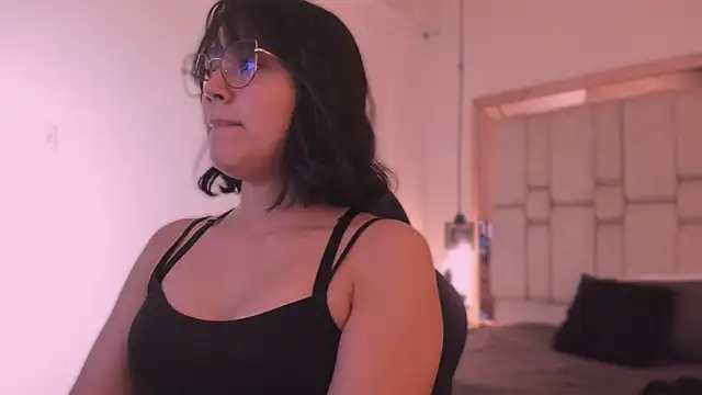 AnnaraLein online show from 12/03/25, 12:44