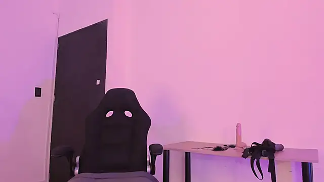 AnnaraLein online show from 10/22/25, 03:28