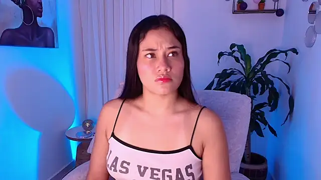 AlisxxnFx online show from 11/11/25, 03:45